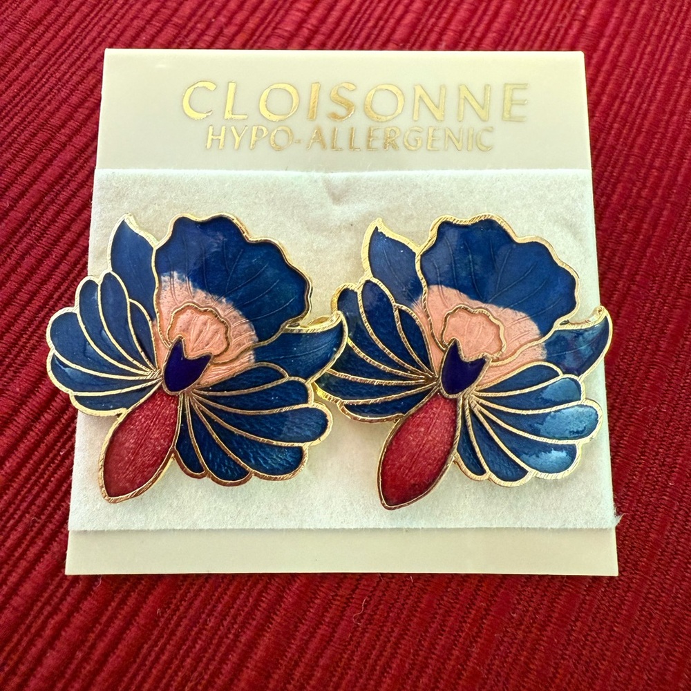 Vintage Cloisonné Lotus Flower Stud Earrings – Blue/Red/Gold – Hypoallergenic
